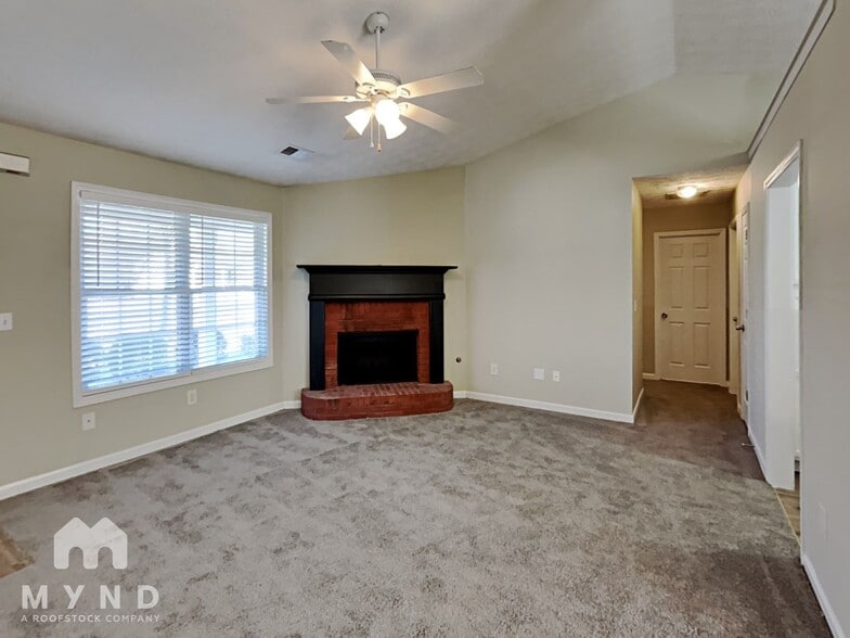 Building Photo - 185 Waters Edge Dr