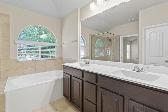 Building Photo - 2412 Republic Trails