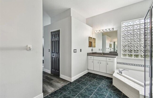 Building Photo - 16003 Ridley Pl