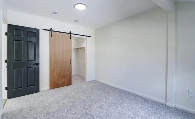 Building Photo - Beautifully remodeled 4-bedroom, 2-bath ho...