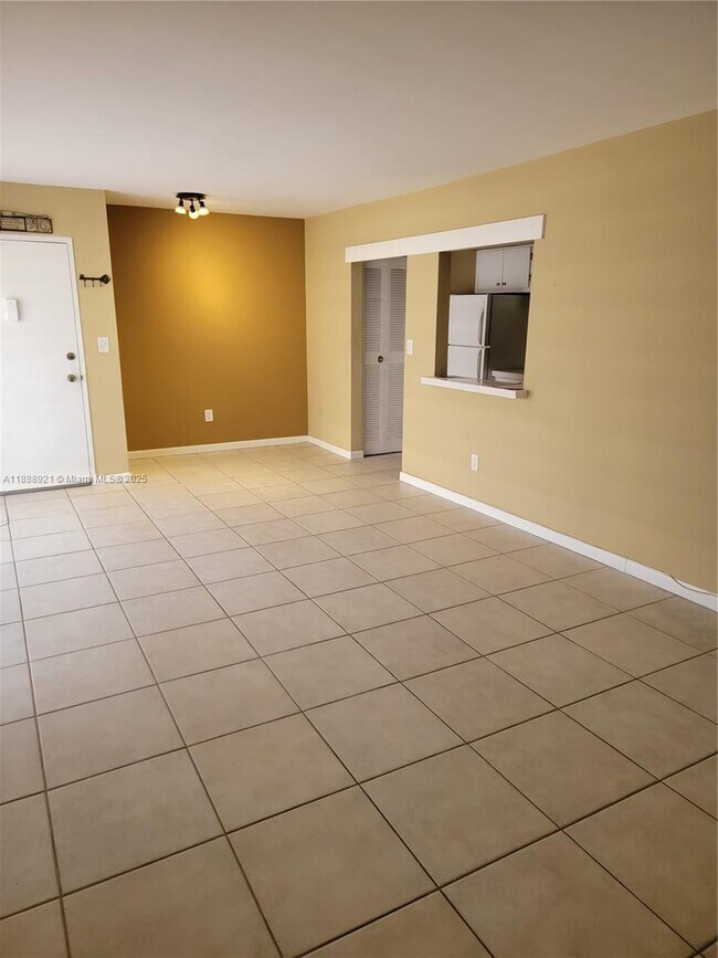 Building Photo - 4440 NW 79th Ave
