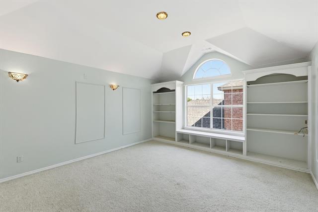 Building Photo - 4433 English Oak Dr