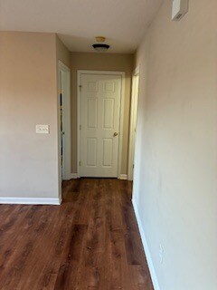 Building Photo - 4805 Poplar Crest Way