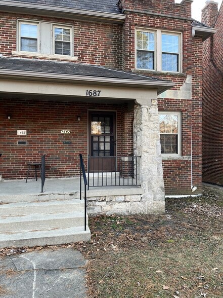 Building Photo - 1687 King Ave