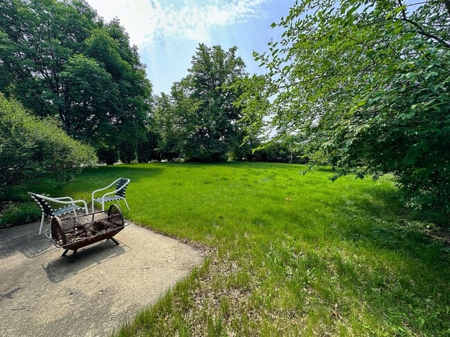 Building Photo - 2004 McCarthy Rd