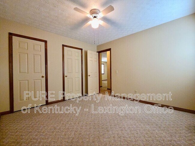 Building Photo - 366 Bonny Lynn Dr