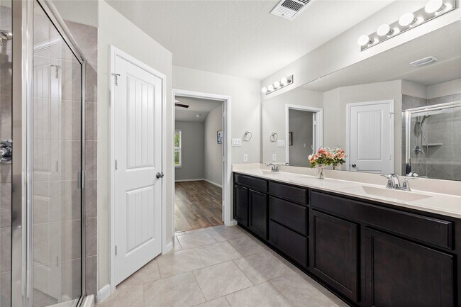 Building Photo - 18214 Banfield Summit Ct