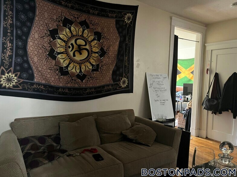 Building Photo - 1450 Commonwealth Ave