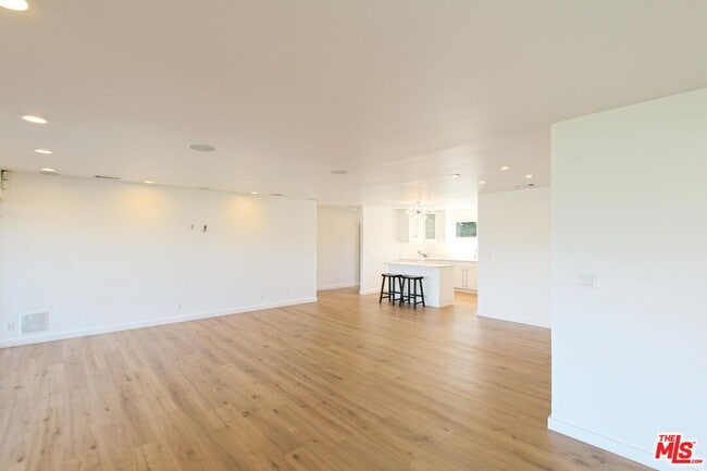 Building Photo - 7353 Pyramid Pl