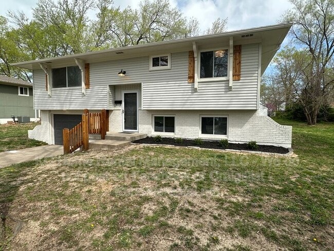 Building Photo - 5012 Powell Ave