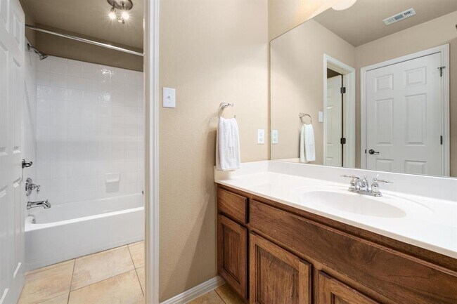 Building Photo - 5701 Sunset Ridge