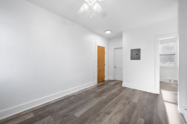 Building Photo - 9 Wolden Rd