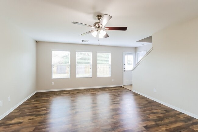 Building Photo - 16779 Warbler Dr