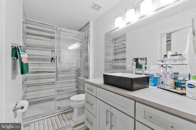 Building Photo - 43612 Winthrop Ct