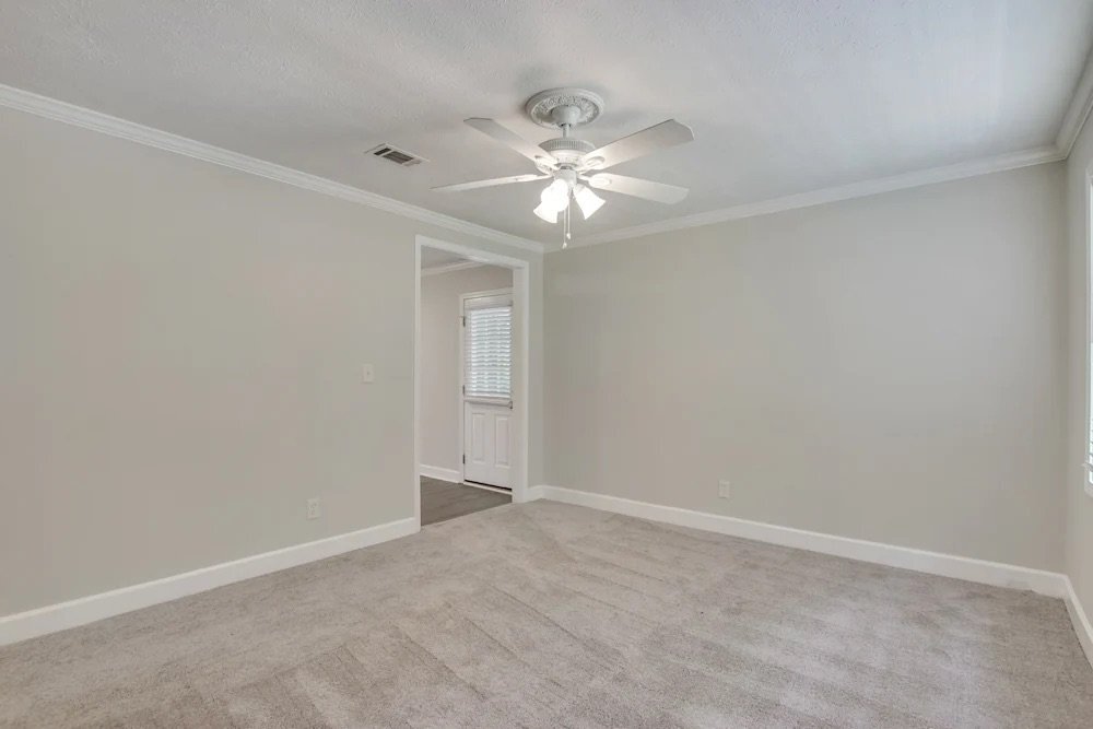Building Photo - 3551 Meadowview Dr