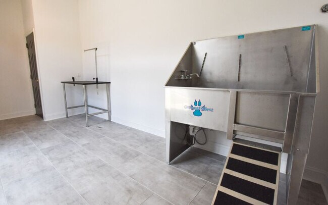 Building Photo - 14000 Gardner Dr