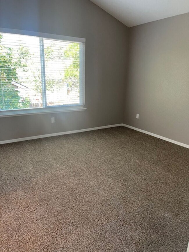 Building Photo - COMING SOON! Beautiful Home with Stunning ...