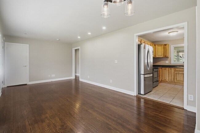 Building Photo - 4207 Glynda Dr