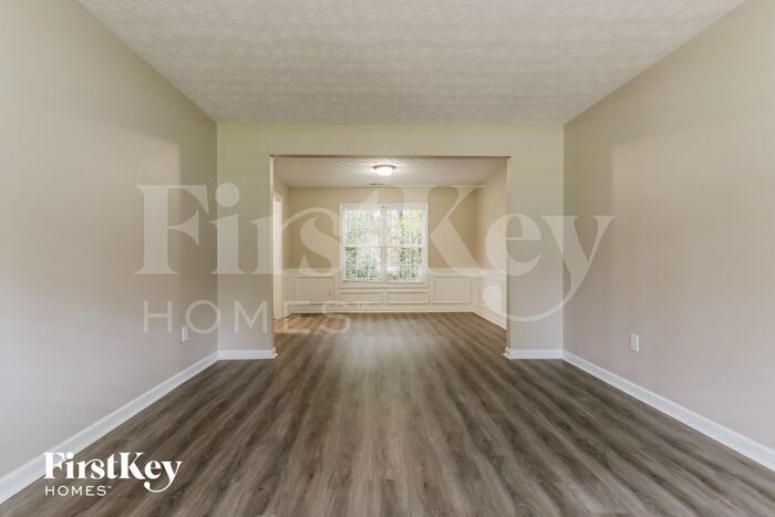 Building Photo - 121 Lake Valley Dr SW