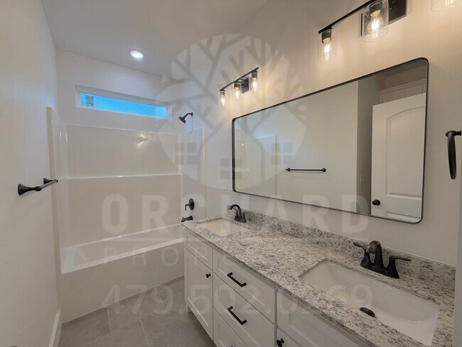 Building Photo - Bella Vista Single-Family Home- 2 Bed/ 2 B...