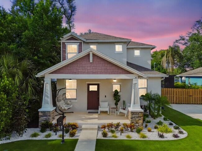 Building Photo - 109 W Hollywood St