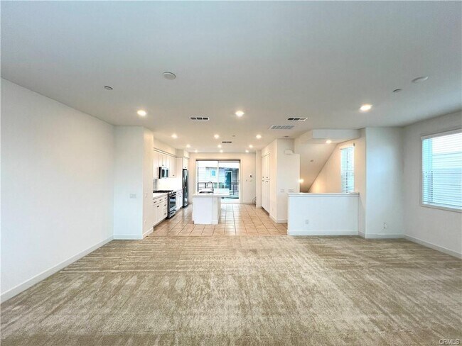 Building Photo - 1645 W Lincoln Ave