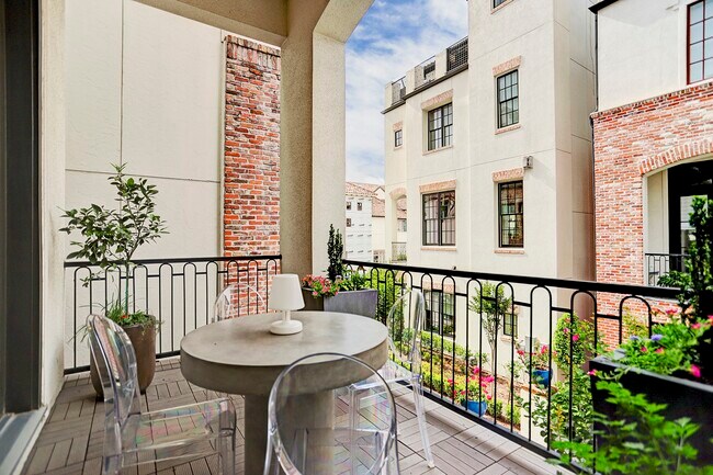 Building Photo - 1152 Mosaico Ln