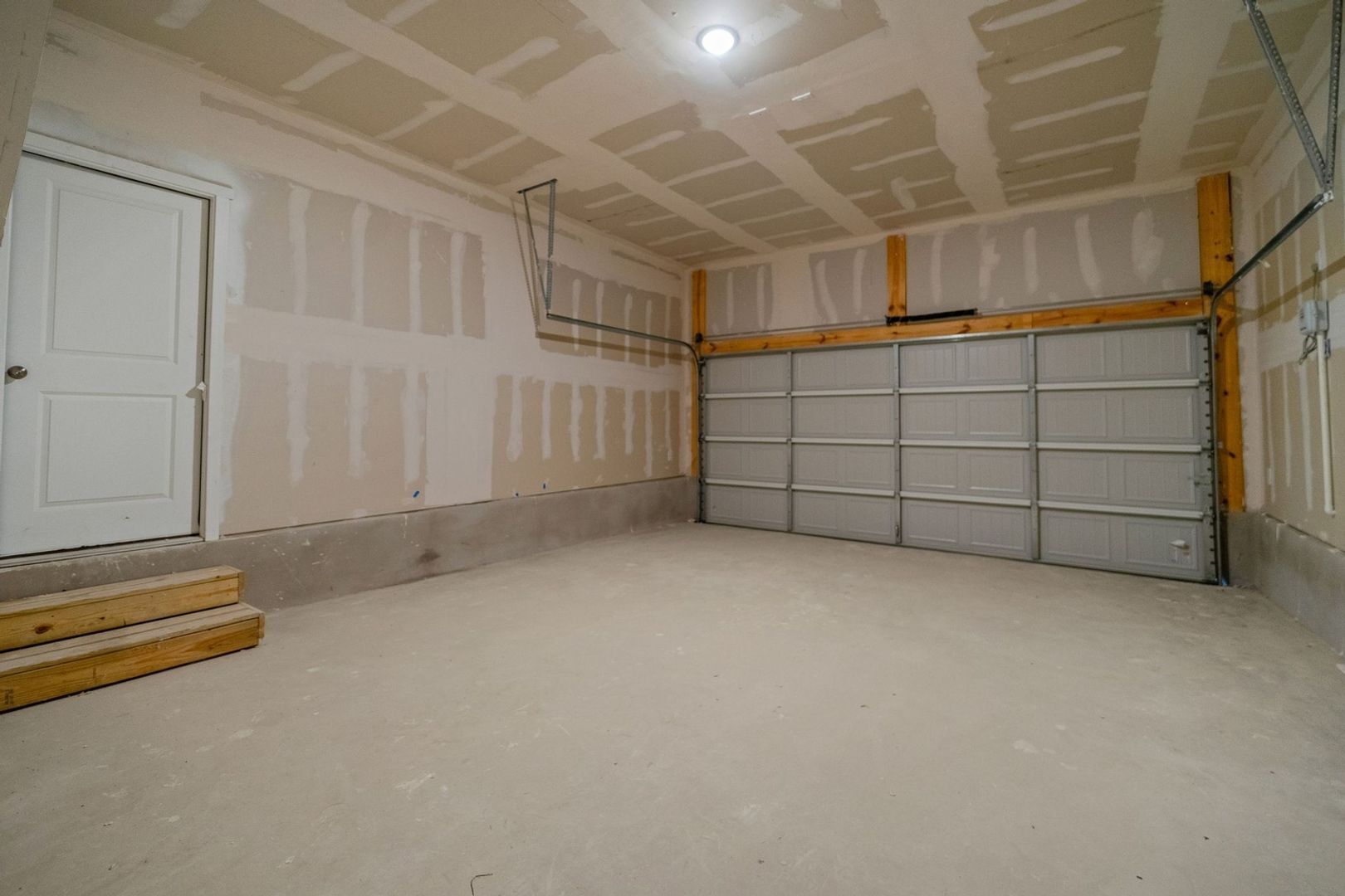 Building Photo - 2381 Avalon