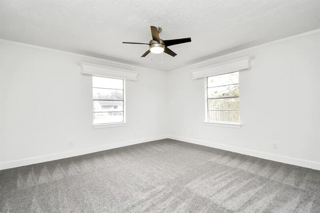 Building Photo - 2243 Matilda St