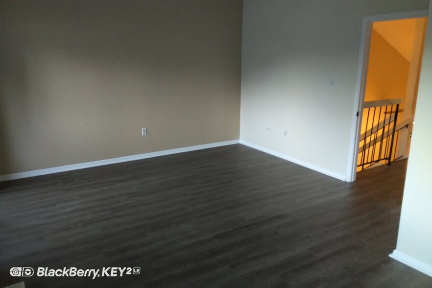 Building Photo - 18531 Split Rock Ln
