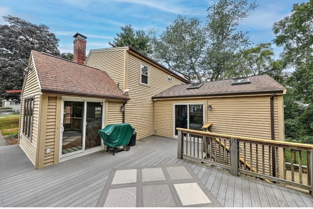 Building Photo - 103 Walnut St