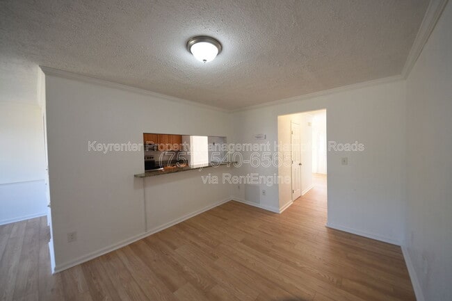 Building Photo - 701 Nottaway Dr