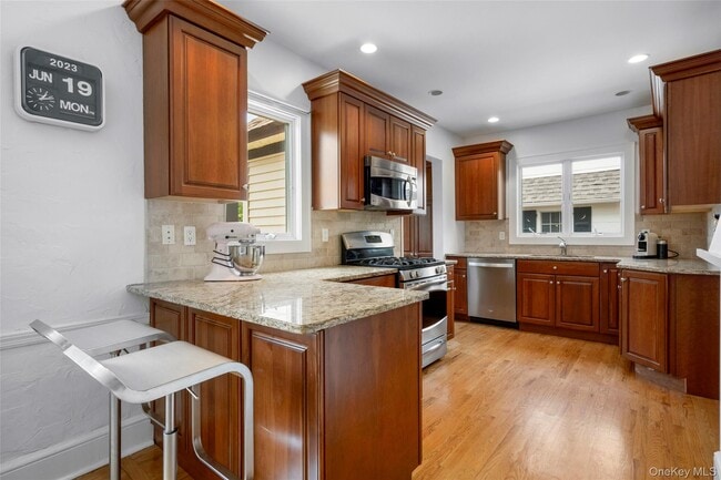 Building Photo - 46 Kane Ave