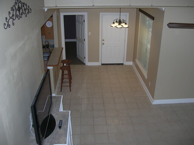 Building Photo - 710 E Boyd Dr