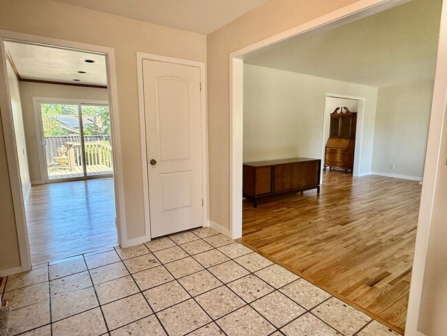 Building Photo - Exceptional Forest Glen Home Near Apple Park & Silicon Valley Tech Campuses
