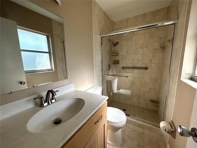 Building Photo - 3646 Radnor Pl