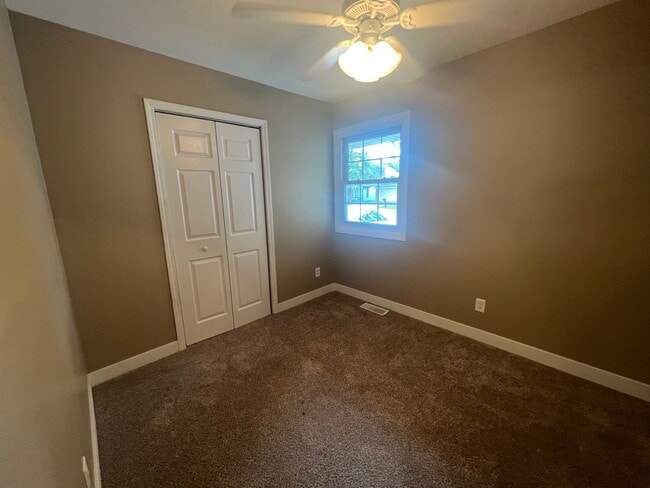 Building Photo - JUST LISTED for RENT!
