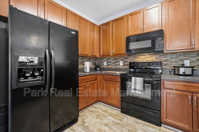 Building Photo - 1326 Stone Manor Dr