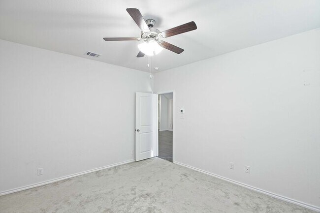 Building Photo - 1111 Emerald Gate Dr