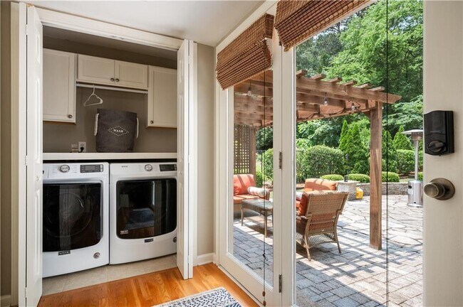 Building Photo - 3850 Beya Way