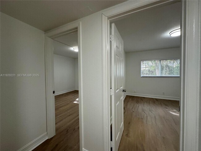 Building Photo - 1400 NE 56th St