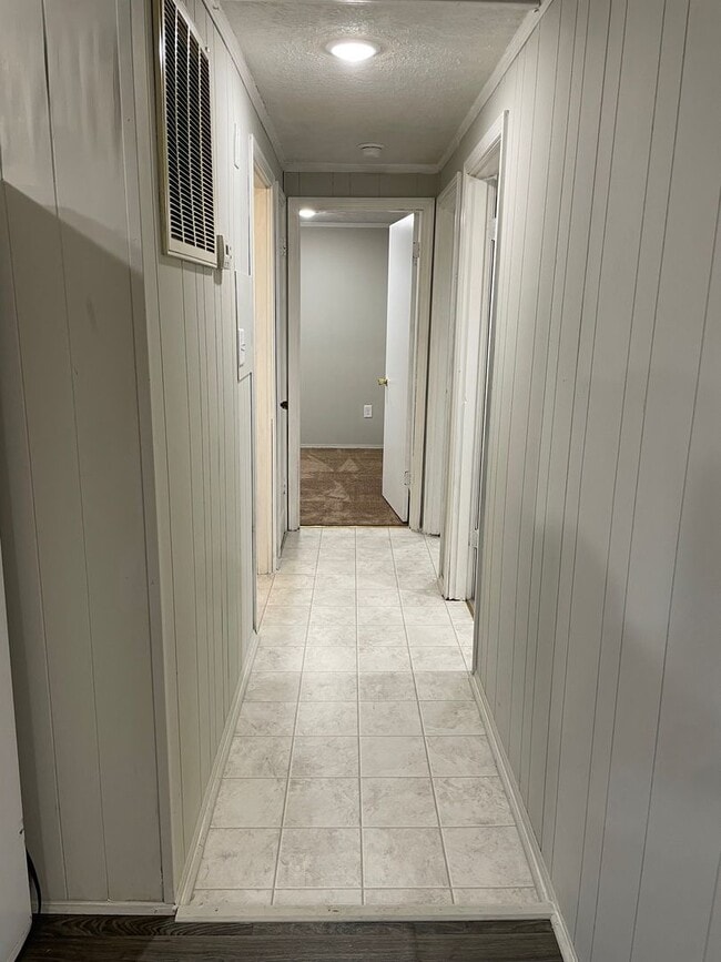 Building Photo - 3 BED, 1 BATH BRICK HOME LOCATED IN TROY