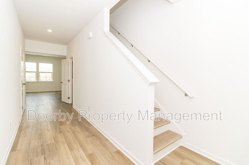 Building Photo - 115 Saddlebred Wy