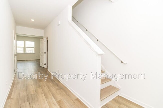 Building Photo - 115 Saddlebred Wy