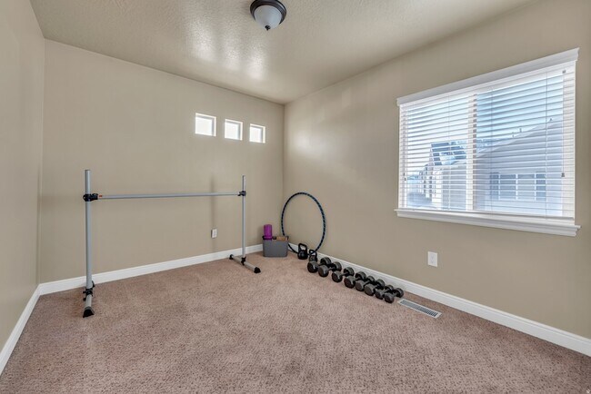 Building Photo - 3234 W Desert Lily Dr