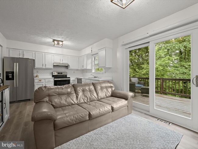 Building Photo - 7729 Patuxent Oak Ct