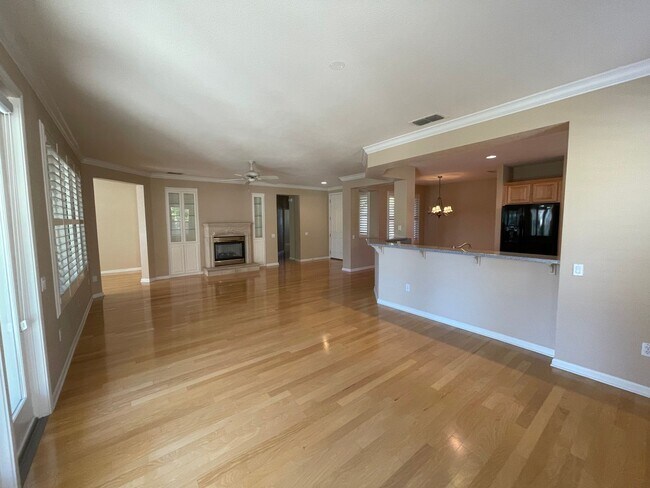 Building Photo - BEAUTIFUL DEL WEBB 55+ ADULT COMMUNITY TAH...