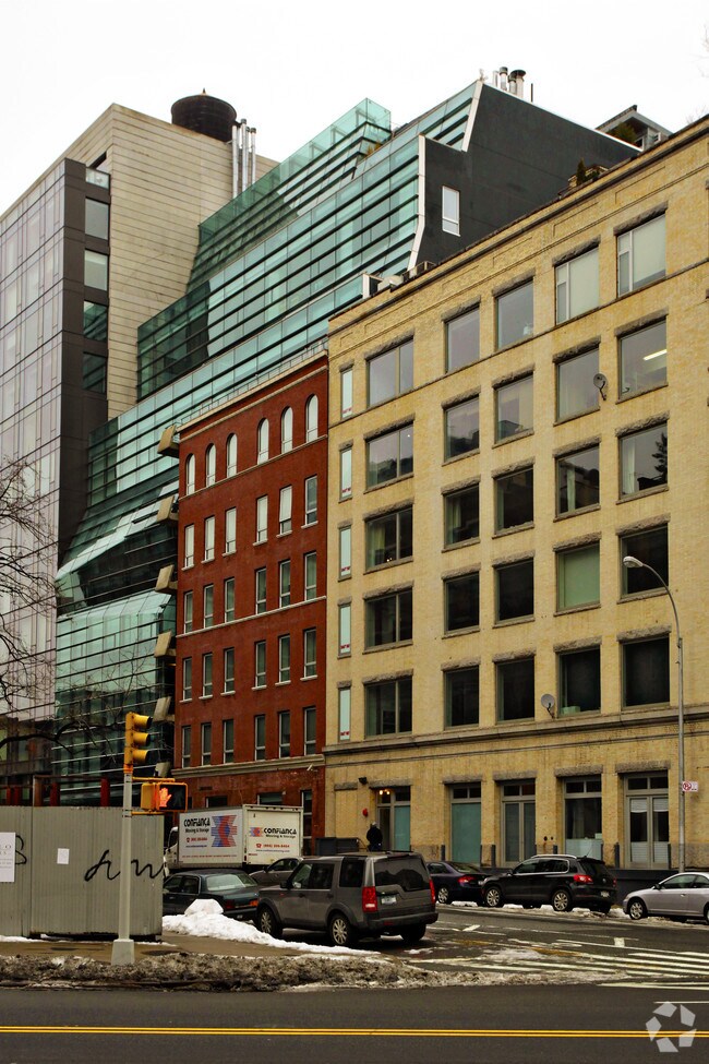 Primary Photo - 491-497 Greenwich St