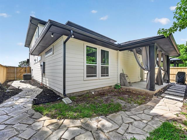 Building Photo - 1941 Glenmore Ave