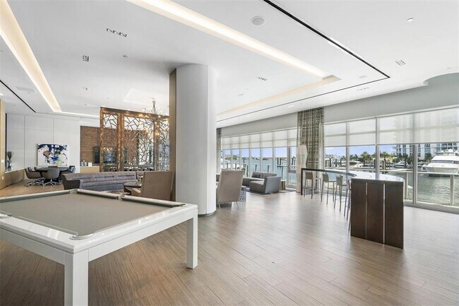 Building Photo - 17301 Biscayne Blvd